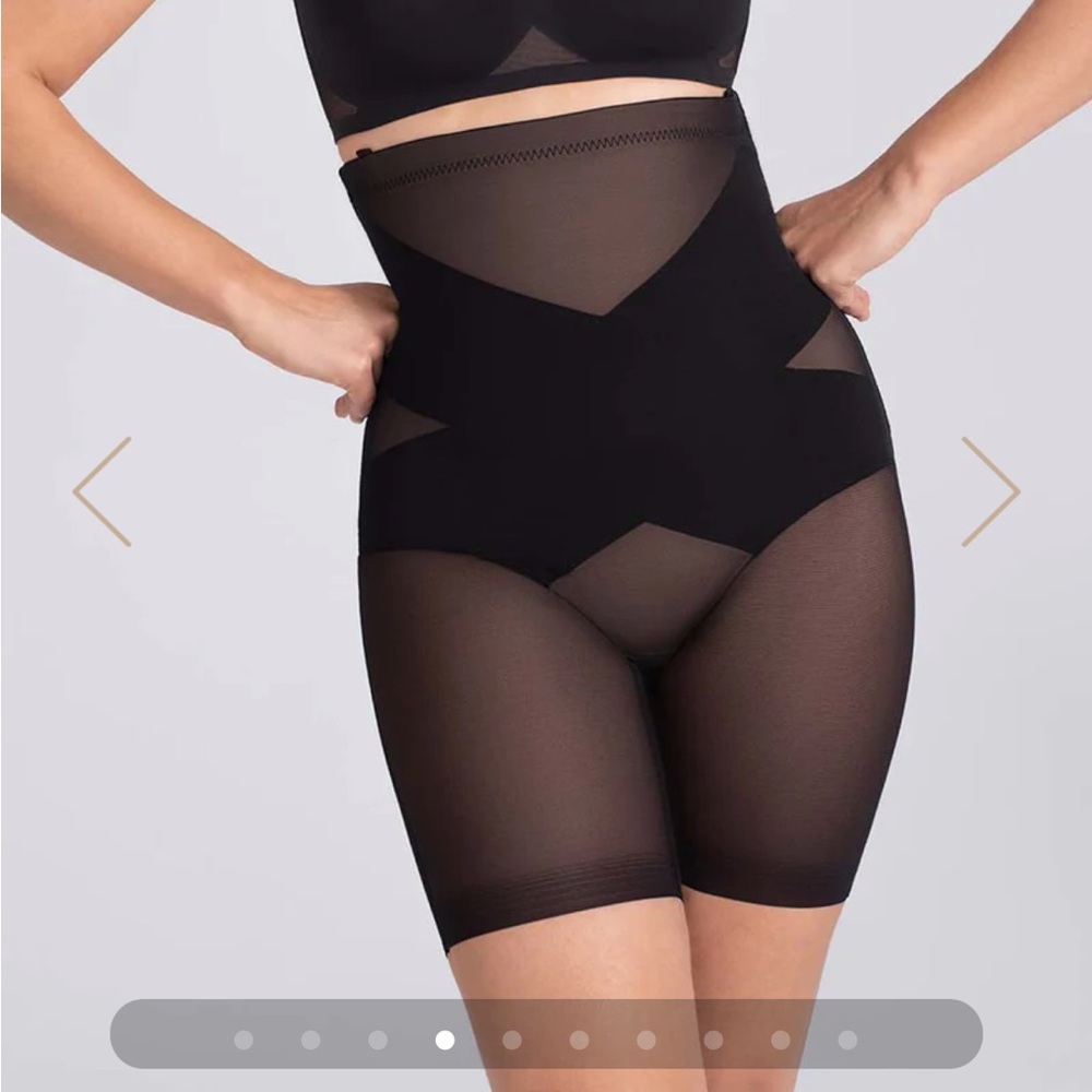 HoneyLove SuperPower Short BRAND NEW with packaging and travel bag in Runway